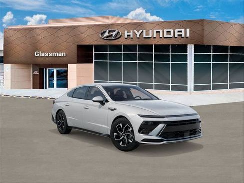 New 2025 Hyundai Sonata SEL image 2