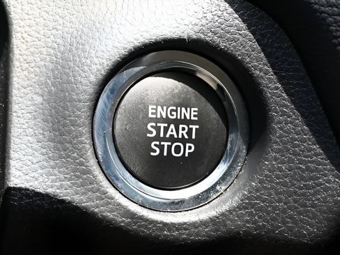 Used 2025 Toyota RAV4 XLE FWD image 19