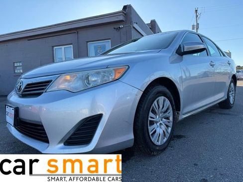Used 2012 Toyota Camry LE image 1