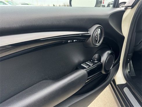 Used 2019 MINI Cooper S w/ Premium Package image 11