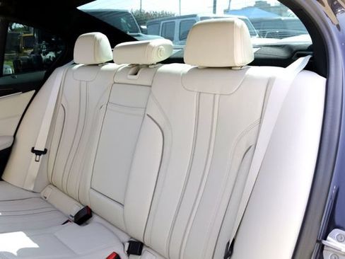 Used 2020 BMW 530i w/ Convenience Package RWD image 26