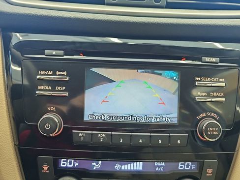 Used 2015 Nissan Rogue SV image 23