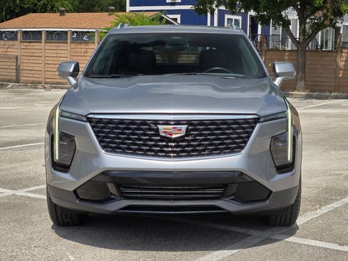 Used 2025 Cadillac XT4 Premium Luxury FWD image 8