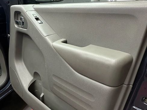 Used 2018 Nissan Frontier SV image 35