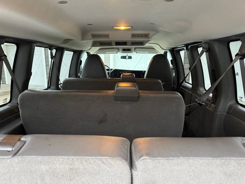 Used 2015 Chevrolet Express 2500 LS image 27