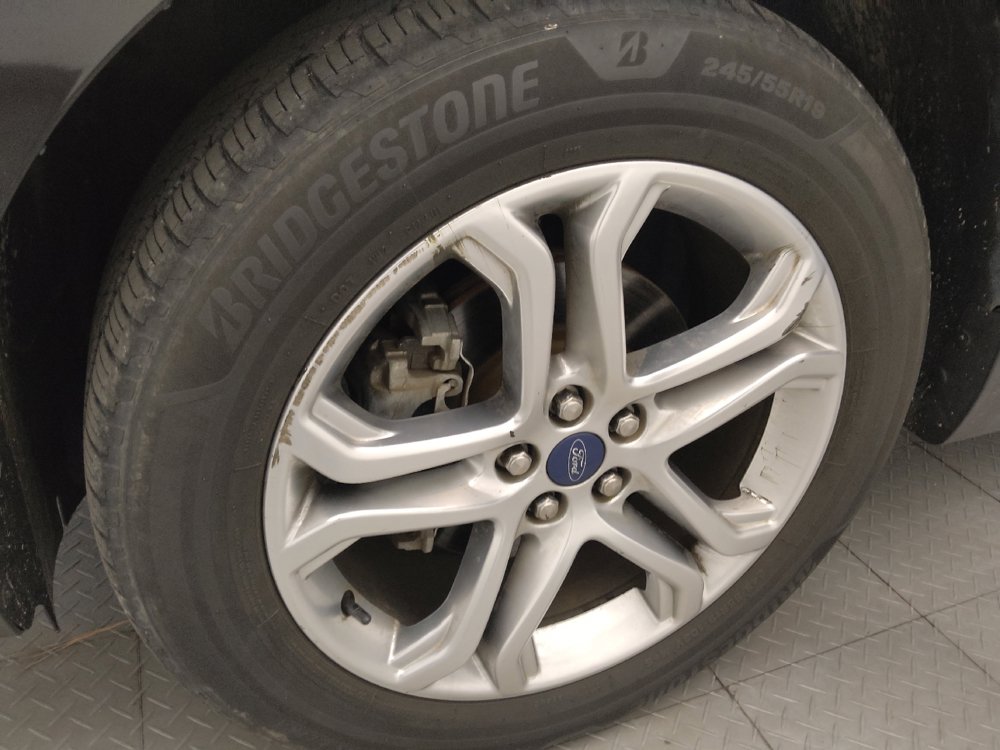 Used 2018 Ford Edge Titanium w/ Equipment Group 301A FWD image 31