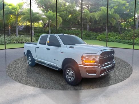 Used 2022 RAM 2500 Tradesman w/ Chrome Appearance Group AWD/4WD image 3
