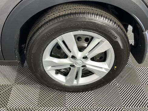 New 2025 Nissan Kicks Play S FWD image 31