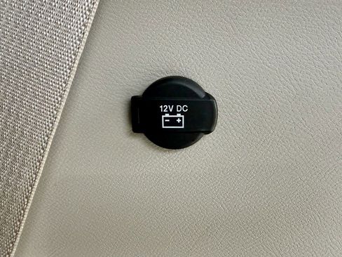 Used 2024 Chrysler Pacifica Select image 15