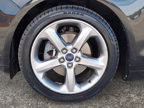 Used 2014 Ford Fusion SE w/ Equipment Group 201A image 9