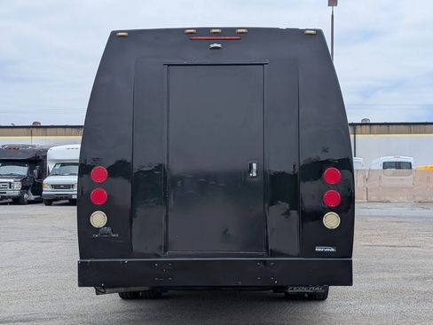 Used 2012 Ford E-350 and Econoline 350 Super Duty w/ Shuttle Bus Prep Pkg RWD image 6