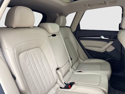 Used 2018 Audi Q5 2.0T Premium Plus w/ Premium Plus Package AWD/4WD image 45