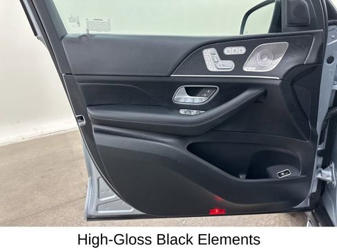 Used 2025 Mercedes-Benz GLS 450 4MATIC image 31