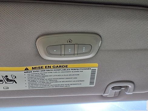 Used 2020 Chrysler Voyager Lxi image 21