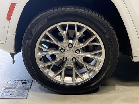 Used 2021 Jeep Grand Cherokee L Summit w/ Advanced Protech Group IV image 10