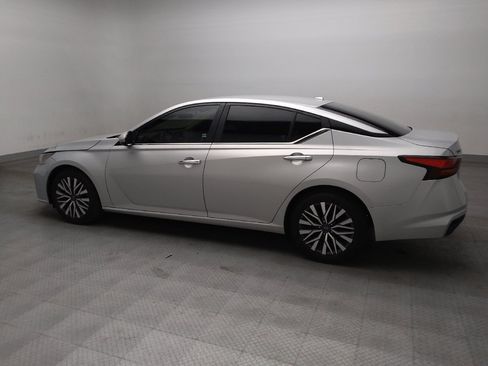 Used 2023 Nissan Altima 2.5 SV FWD image 3