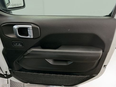 Used 2021 Jeep Wrangler Sahara image 33