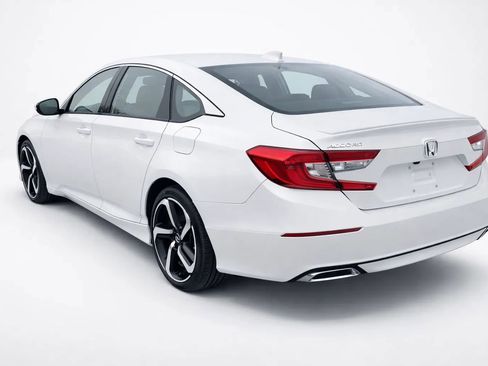 Used 2019 Honda Accord Sport image 3