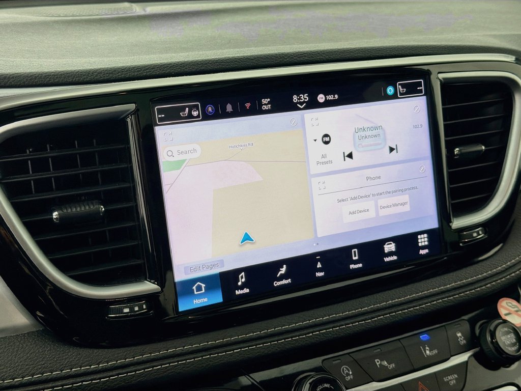 Used 2025 Chrysler Pacifica Limited FWD image 15