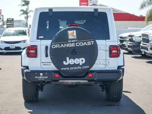 Used 2025 Jeep Wrangler Sahara image 5