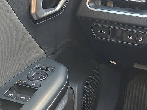 Used 2025 Kia K4 FWD image 13