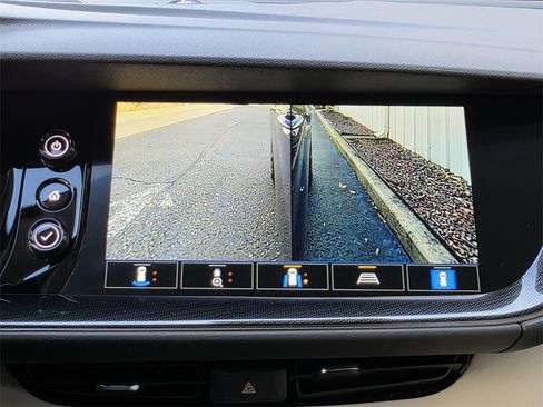 Used 2022 Buick Envision Essence w/ Technology Package I image 24