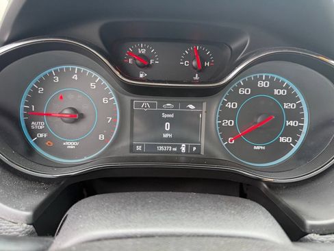 Used 2017 Chevrolet Cruze LS FWD image 10