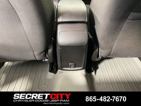 Used 2018 Chevrolet Cruze LT w/ Convenience Package FWD image 24