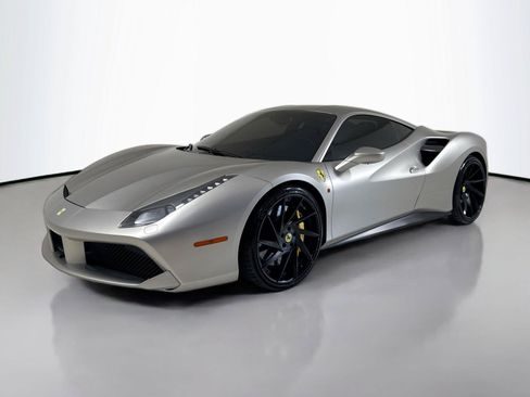 Used 2016 Ferrari 488 GTB RWD image 11