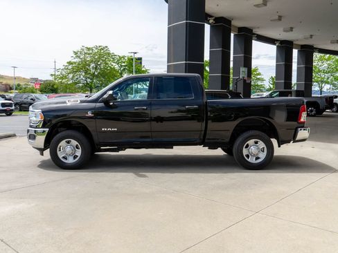 Used 2022 RAM 2500 Big Horn w/ Cold Weather Group AWD/4WD image 4