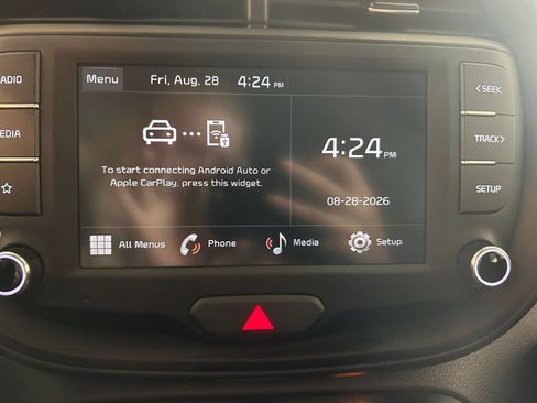 Used 2025 Kia Soul LX w/ LX Technology Package FWD image 16