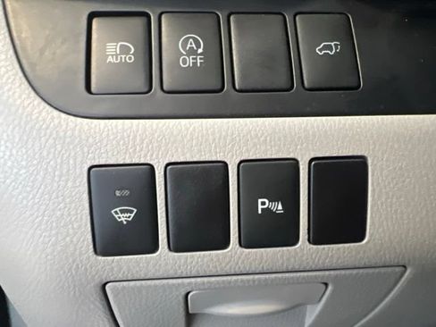 Used 2017 Toyota Highlander Limited AWD/4WD image 39