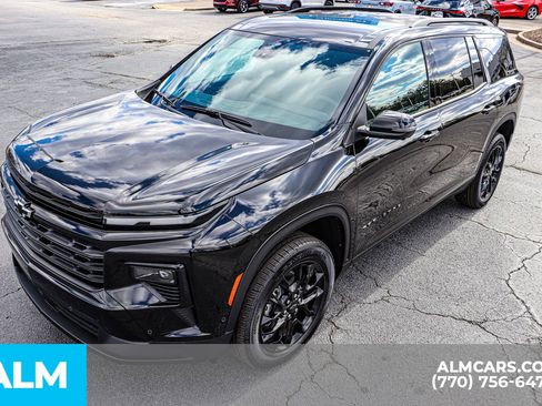 Used 2025 Chevrolet Traverse LT w/ Enhanced Driving Package image 19