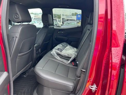 Used 2024 Chevrolet Colorado LT w/ LT Convenience Package III image 8