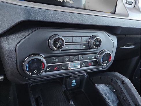 New 2025 Ford Bronco Outer Banks w/ Sasquatch Package image 14