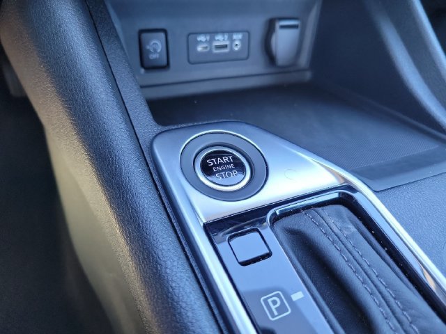 Used 2025 Nissan Sentra SV FWD image 24
