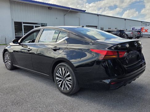 Used 2023 Nissan Altima 2.5 SV FWD image 3