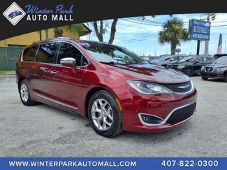 Used 2018 Chrysler Pacifica Limited image 1