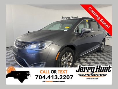 Used 2017 Chrysler Pacifica Limited