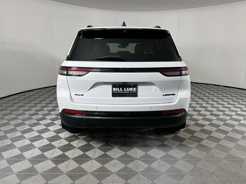 Certified 2024 Jeep Grand Cherokee Limited w/ Luxury Tech Group II image 6