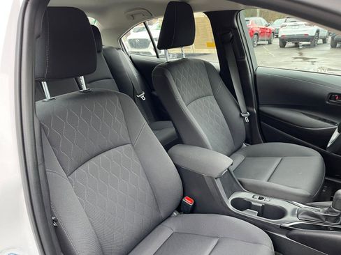 Used 2025 Toyota Corolla LE image 34