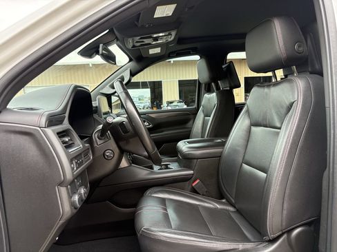 Used 2021 Chevrolet Tahoe RST w/ Luxury Package RWD image 12