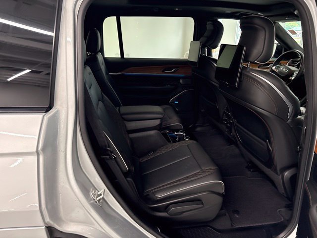 Used 2025 Jeep Grand Cherokee L Summit AWD/4WD image 33