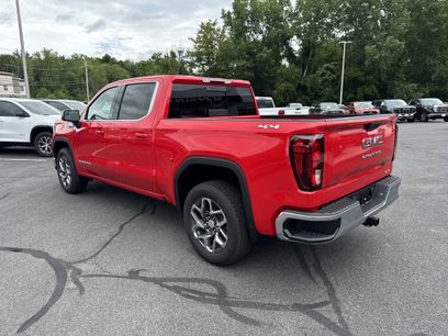 New 2025 GMC Sierra 1500 SLE w/ Preferred Package