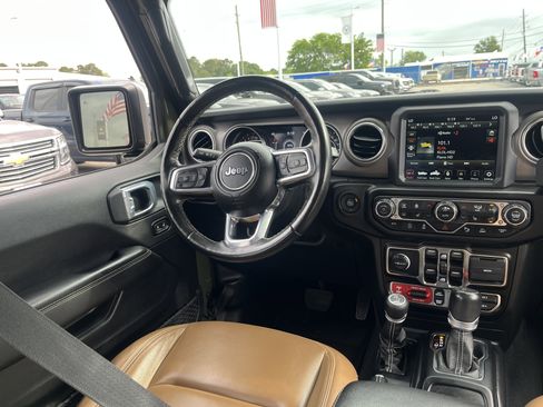 Used 2021 Jeep Gladiator Rubicon AWD/4WD image 35