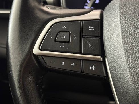 Used 2023 Toyota Highlander LE FWD image 18