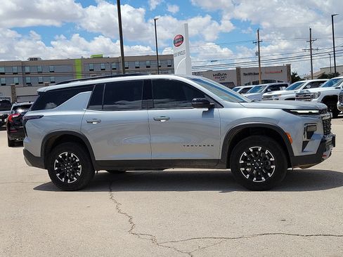 Used 2025 Chevrolet Traverse Z71 AWD/4WD image 5