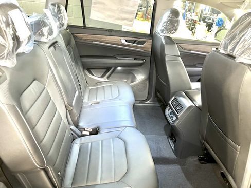 New 2026 Volkswagen Atlas SEL AWD/4WD image 10