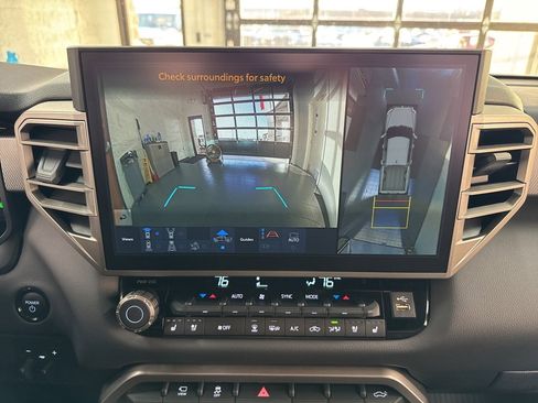 Used 2025 Toyota Tundra Limited image 27