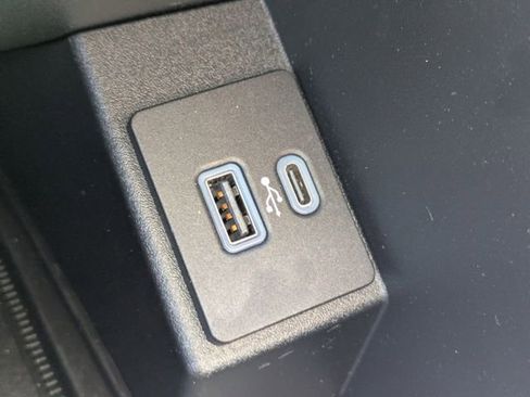 Used 2024 Ford Edge Titanium AWD/4WD image 19